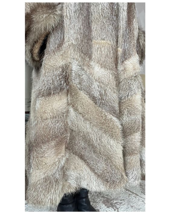 Продам теплу шубу з натуральної нутрії