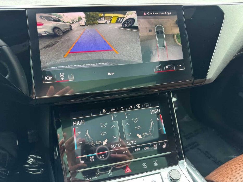 Audi e-tron S Premium Plus quattro Sportback      2023