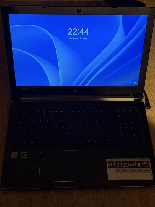 Portátil Acer Aspire i7 / 8GB RAM / Gráfica dedicada – Bom estado