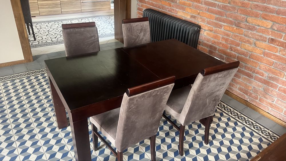 Стіл обідній деревяний