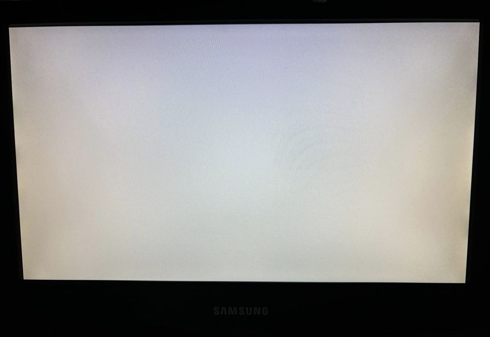 Телевізор/Монітор Samsung 19" (HDMI, VGA) – під кронштейн на стіну