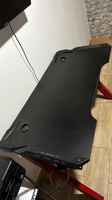 Mesa Gamer Preta e Vermelha