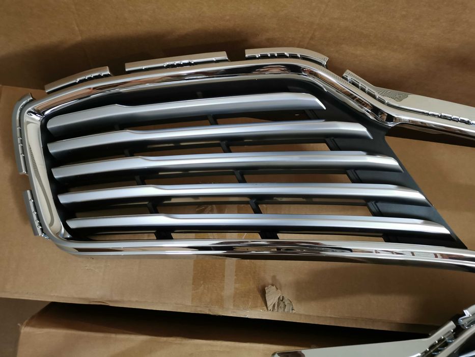 Решітка радіатора grill lincoln mkc 15-18 дорест EJ7Z8201AA