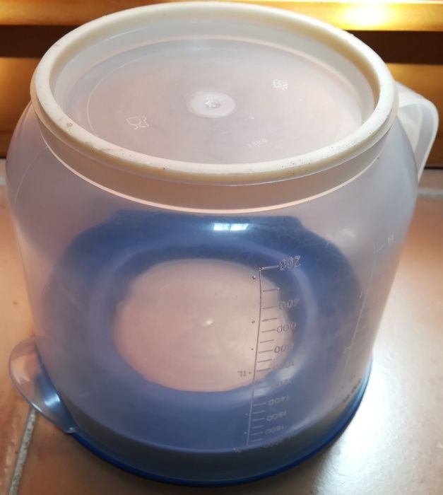 Copo doseador ou taça doseadora de plástico para cozinha .424730475229368326