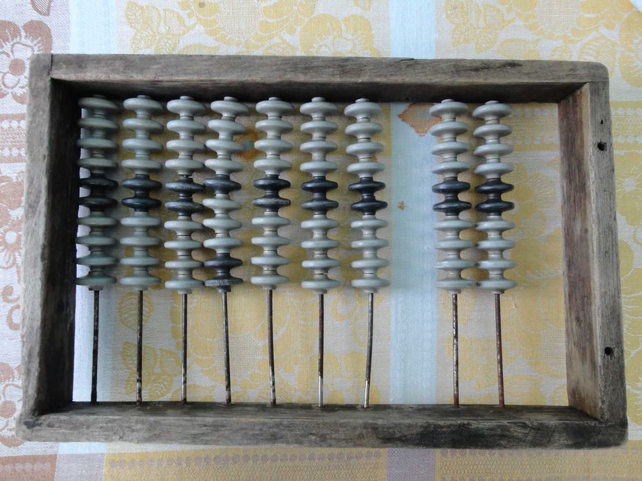 Старовинна рахівниця.Вони-ж щоти.