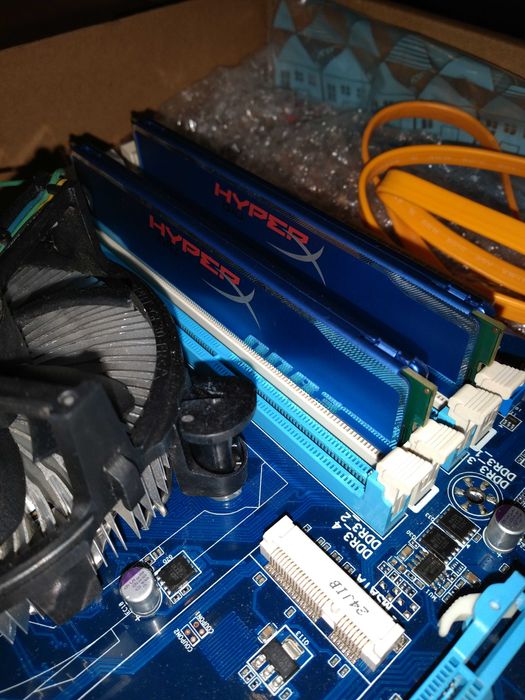 Płyta główna GIGABYTE z procesorem XEON E3-1280v2 Socket 1155 + RAM