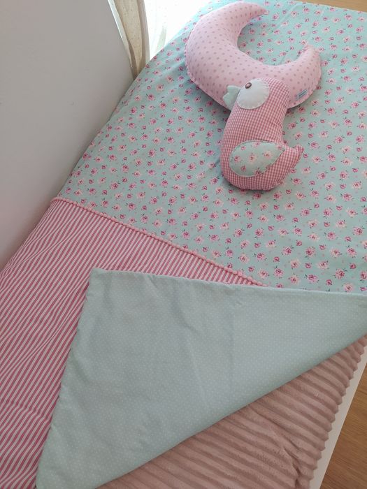 Colcha para berço de grades