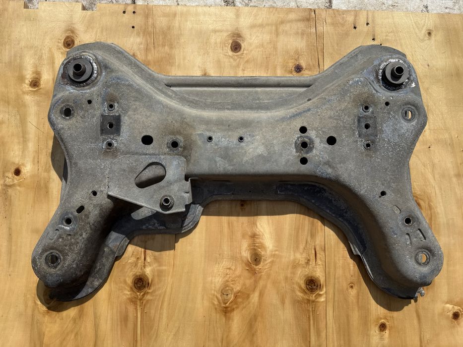 Балка передня підрамник Renault Trafic Opel Vivaro 2014-2019 93868598544015795R
