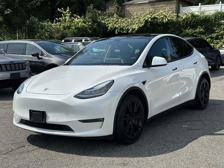 Tesla Model Y Long Range      2021