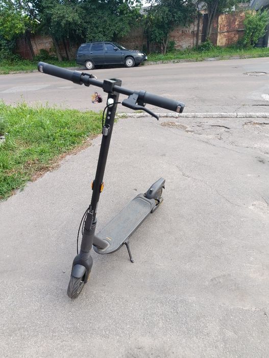 Продаю самокат ninebot max g2