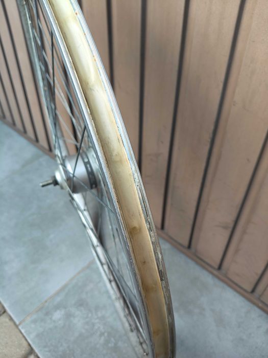 Koło obręcz przód 28 cali dynamo Shimano