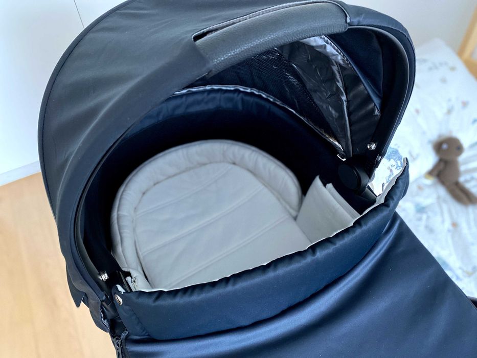 Alcofa Priam Lux Carry Cot - tecidos lavados e higienizados em lavandaria