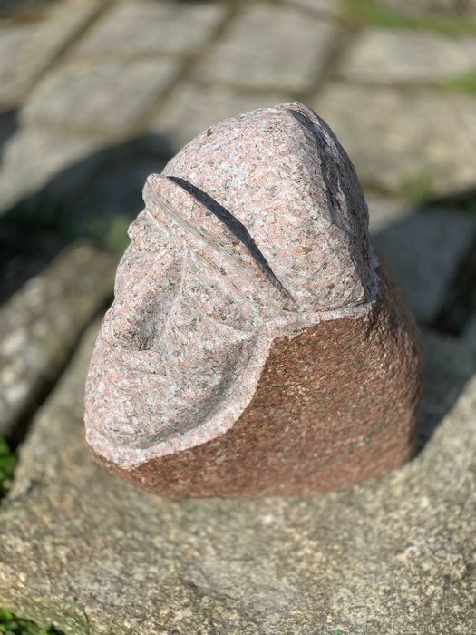 Rzeźba - Kamień - wys-37 cm