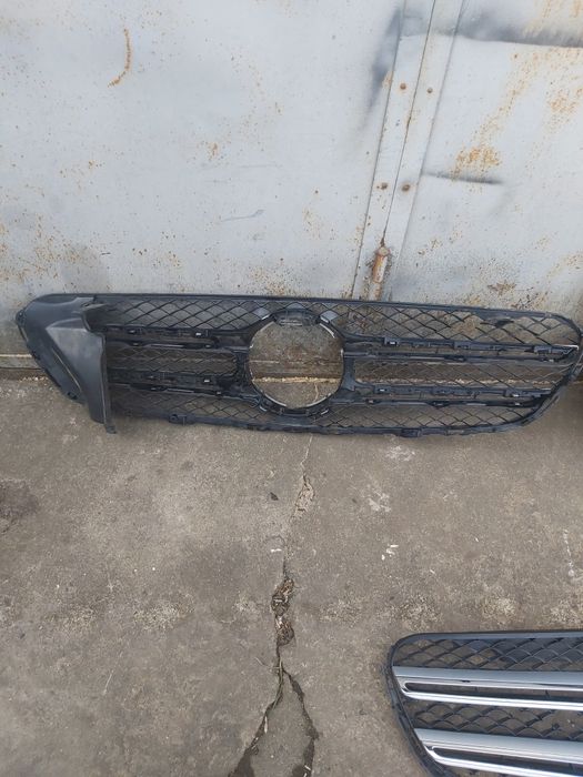 Мерседес решітка