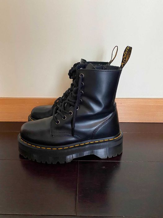 Botas pretas dr. martens 36