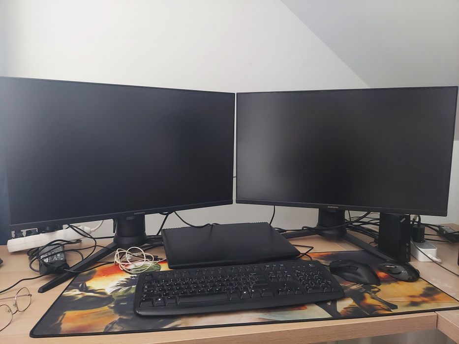 Samsung Odyssey F27G35TFWU x 2