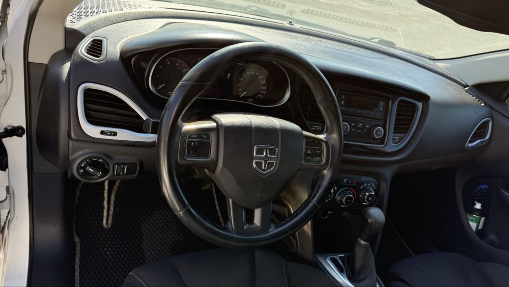 Dodg Dart 2013 рік авто