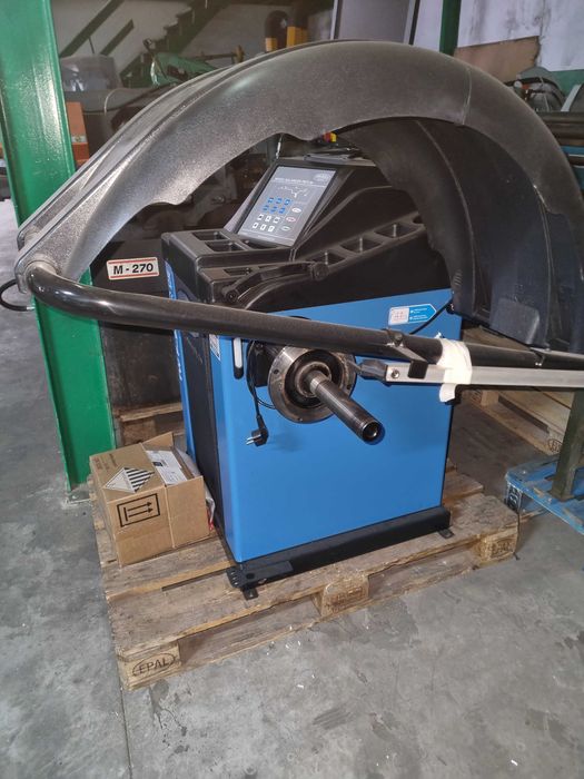 Maquina de calibrar rodas como nova