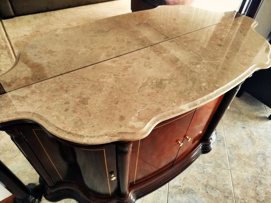 Movel para sala, em madeira maciça, com pedra de mármore - como novo.