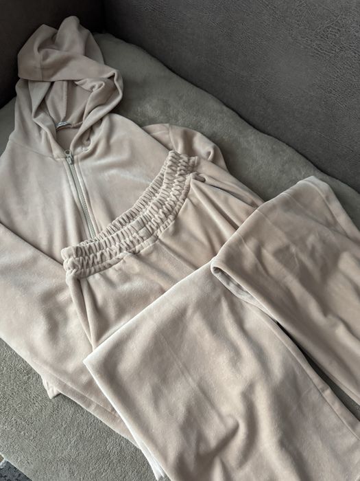 Костюм  велюровый