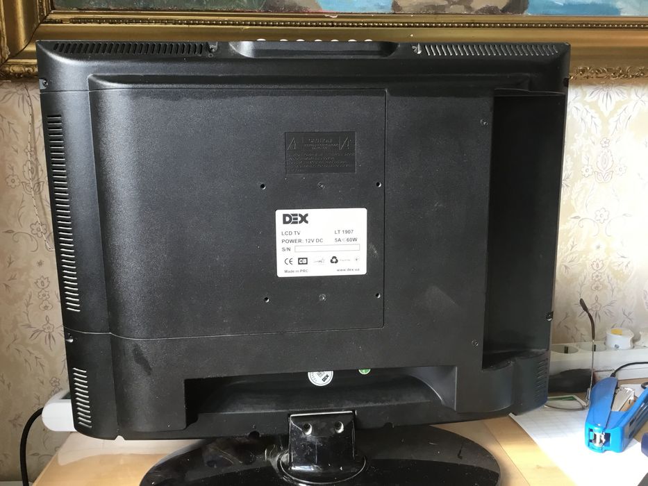 Телевізор DEX LT 1907 19 " чорний