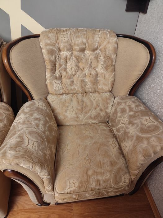 Диван і два крісла