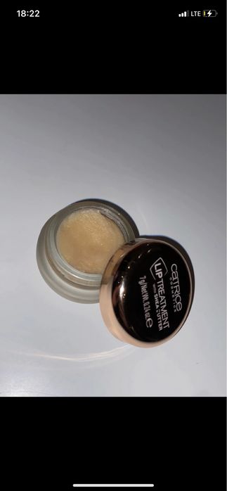 Baza ochronna do ust z masłem shea Catrice