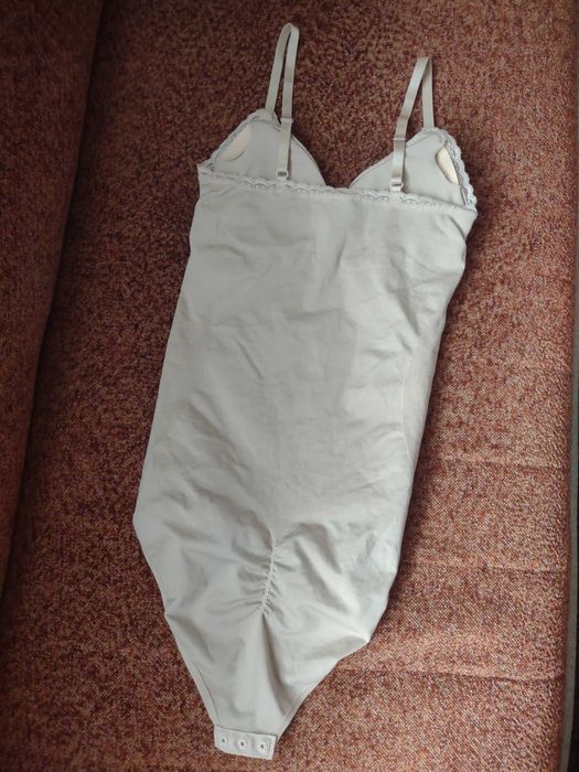 Super okazja ! Body  modelująco-wyszczuplające   Secret  Possession  L