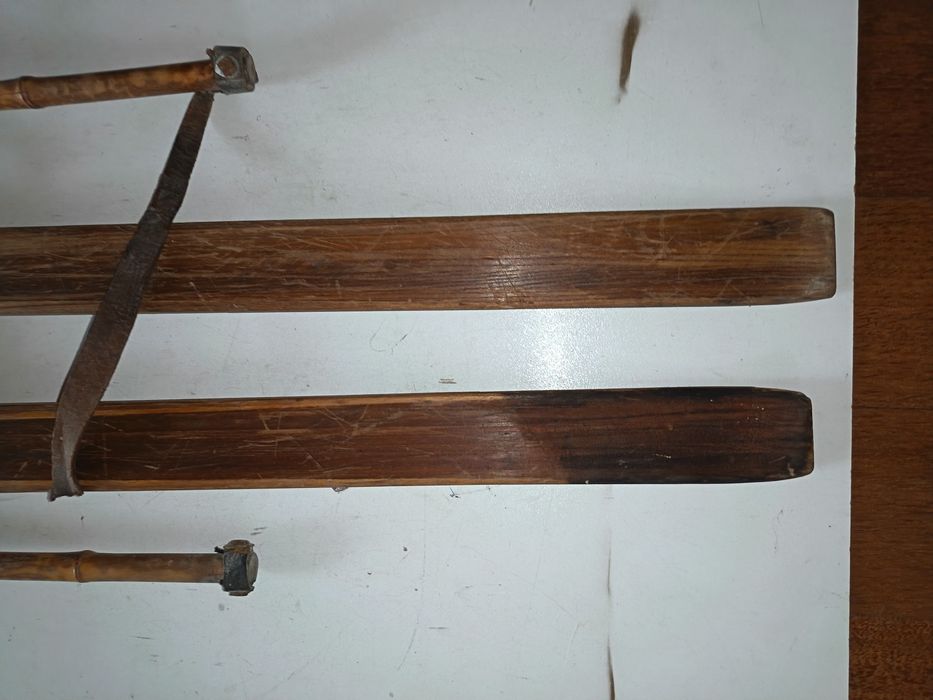 Stare narty  drewniane i kijki 200cm