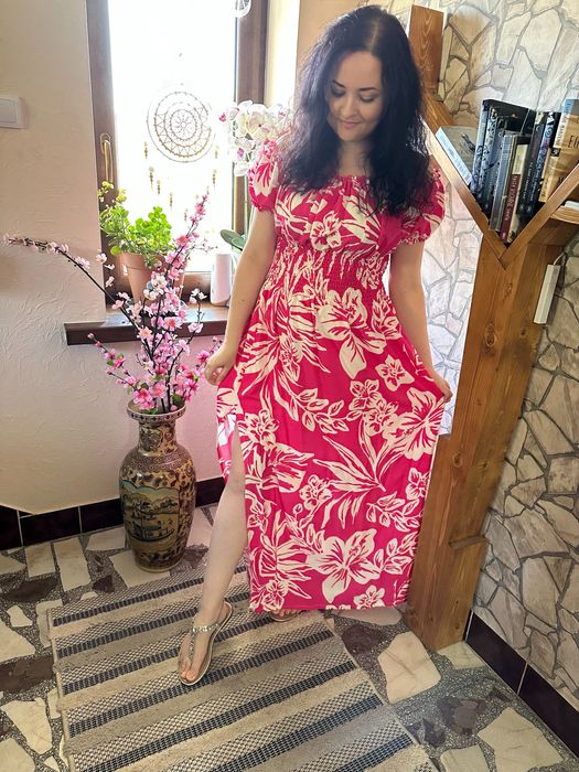 Letnia sukienka maxi w kwiaty – zwiewna, elegancka, idealna na lato