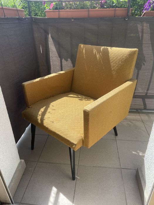 Fotel PRL 300 186 solidny dobry stan