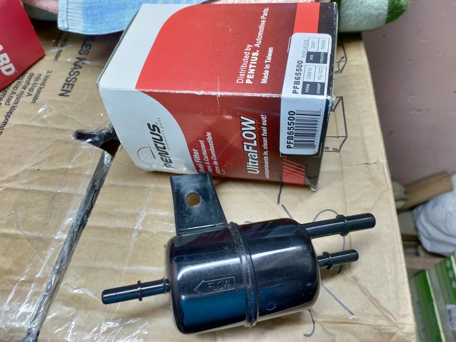 Топливный фильтр FORD Taurus 2001