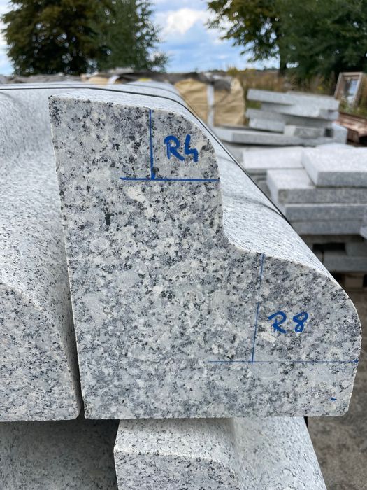 Krawężnik granitowy 21x24x100cm