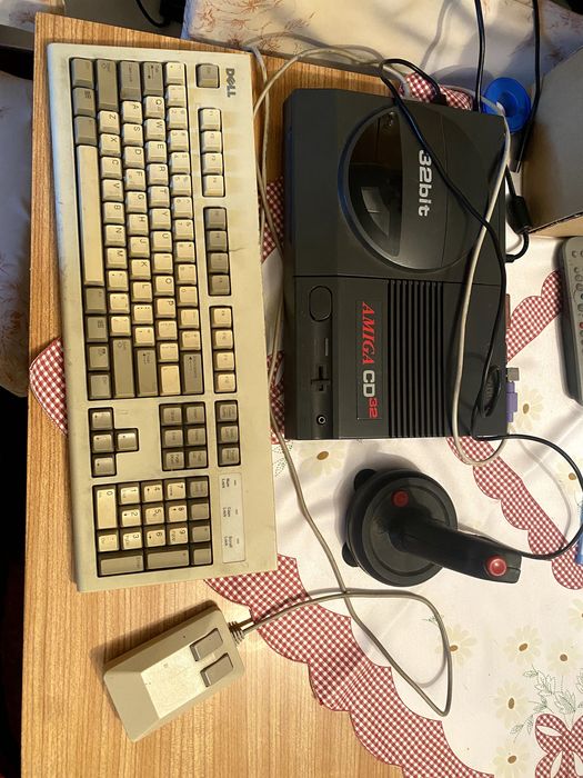 Amiga CD 32 + Terrible Fire + CF workbench gry programy