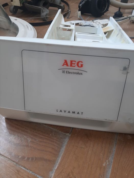 Maquina AEG às peças