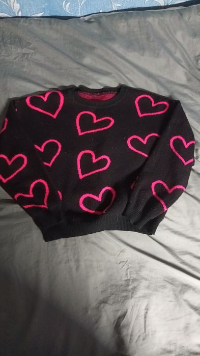 Светер з сердечками