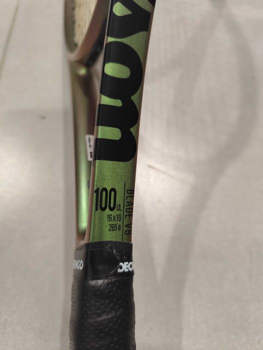 Raquete Wilson Blade 100UL V8 (265g) Grip L1