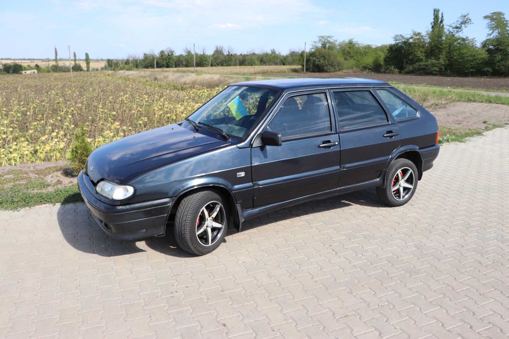 Автомобіль ВАЗ-2114