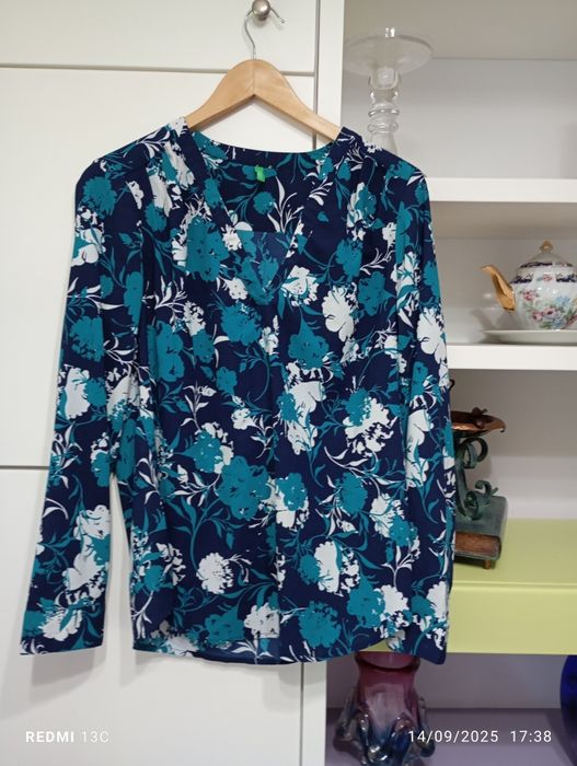 Blusa tamanho M, vários tons de azul