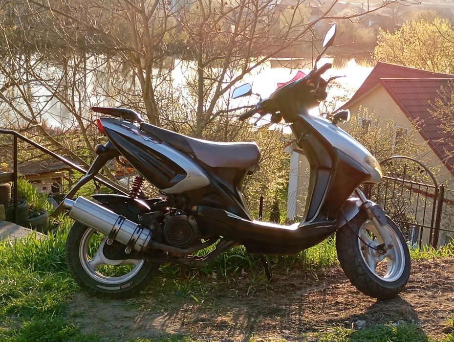 Продам скутер дефіант велон 125 кубів