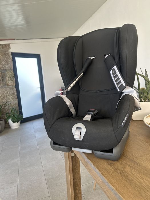 Cadeira  auto Britax Römer Duo personalizada com a marca Honda