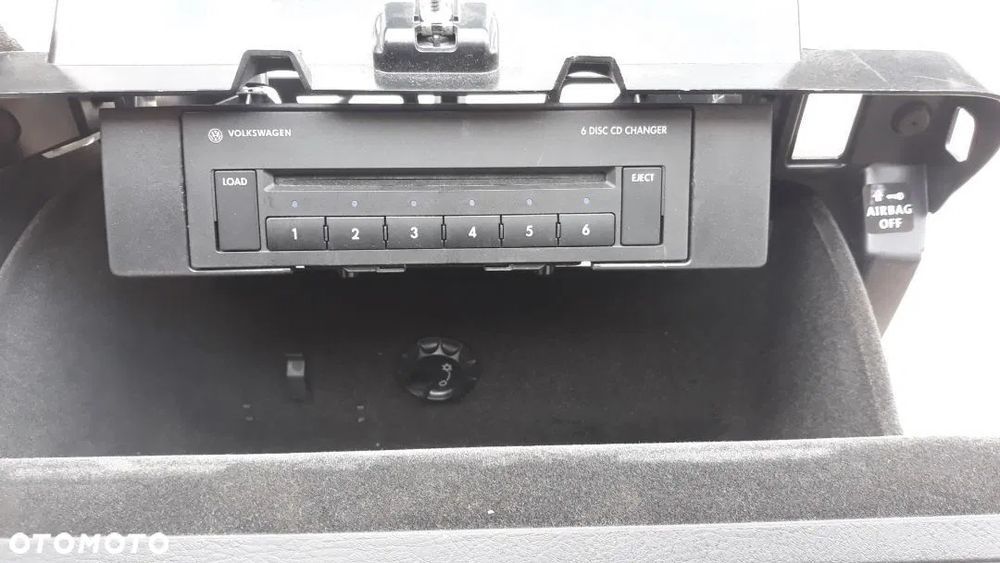 Zmieniarka Płyt Cd + Schowek Europa Vw Passat B6