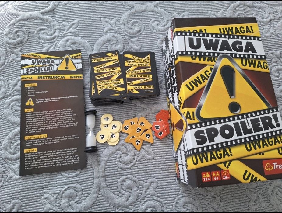Gra towarzyska karciana Uwaga Spoiler Trefl