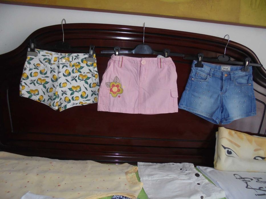 lote de roupa de menina a toalha da praia