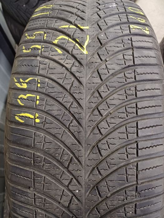 Cena za 2 opony wielosezonowe 235/55r18 Goodyear 2021r