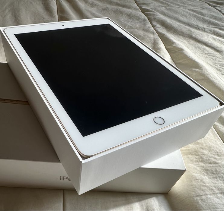 Ipad 5ª geração 32 GB Wi-fi - Gold