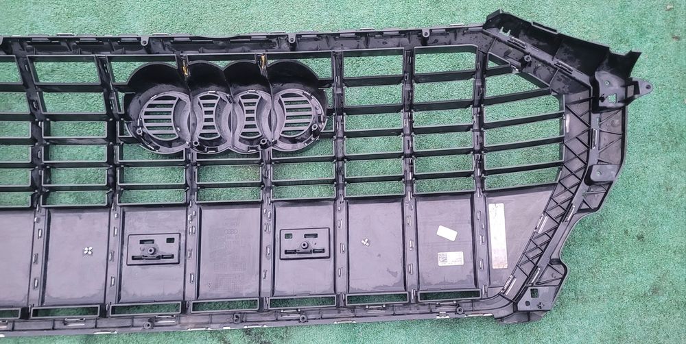 Grelha Pára-choques frontal Audi Q3 S LINE