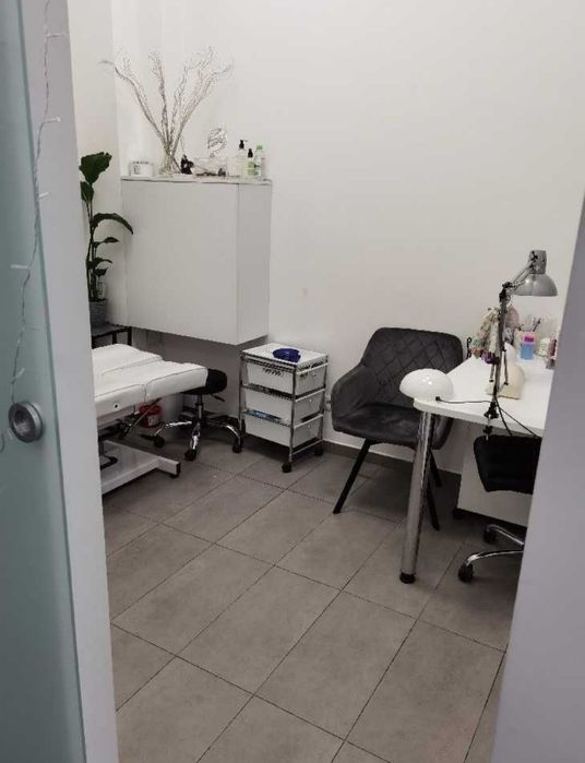 Wynajmę gabinet w salonie fryzjerskim