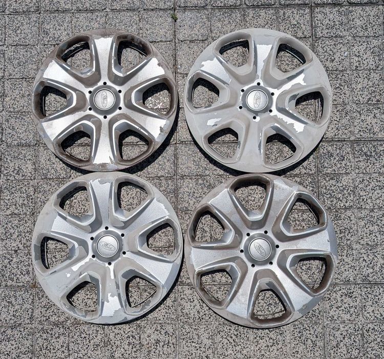 Jantes de ferro ford fiesta 4x108 r15 e tampões 15"