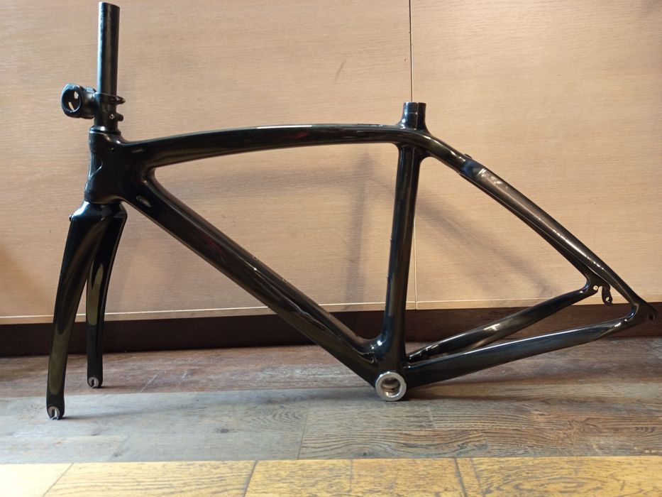 Rama szosowa carbon